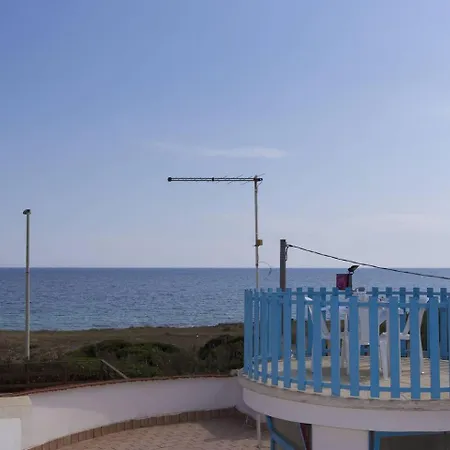 Azzurra Con Piscina E Con Vista Mare Fronte Specchiarica Di San Pietro In Bevagna Villa *