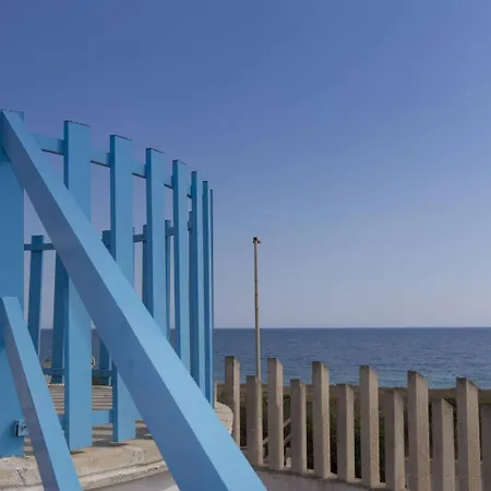 Azzurra Con Piscina E Con Vista Mare Fronte Specchiarica Di San Pietro In Bevagna Villa *